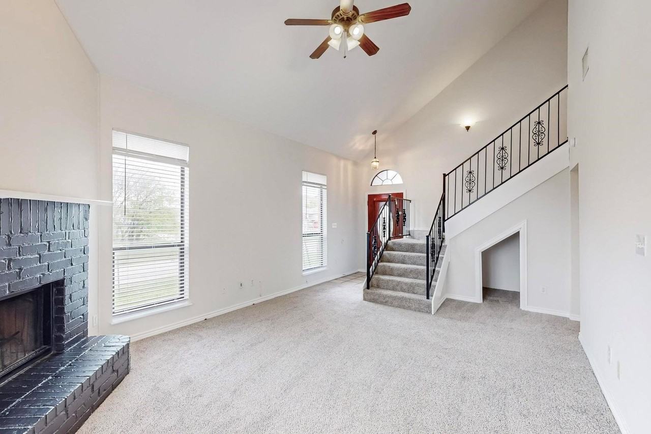 8002 Arbor Ave - Photo 2 of 4