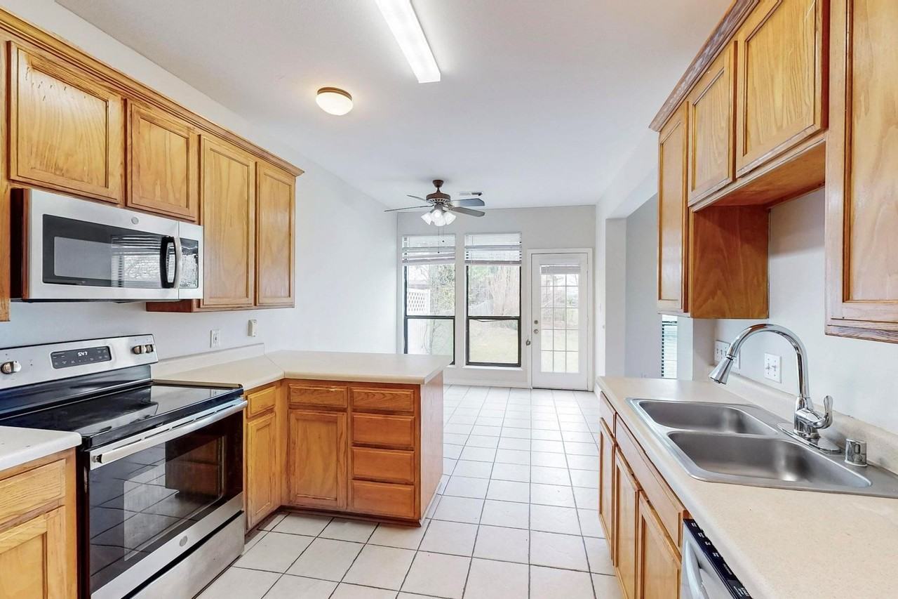 8002 Arbor Ave - Photo 4 of 4