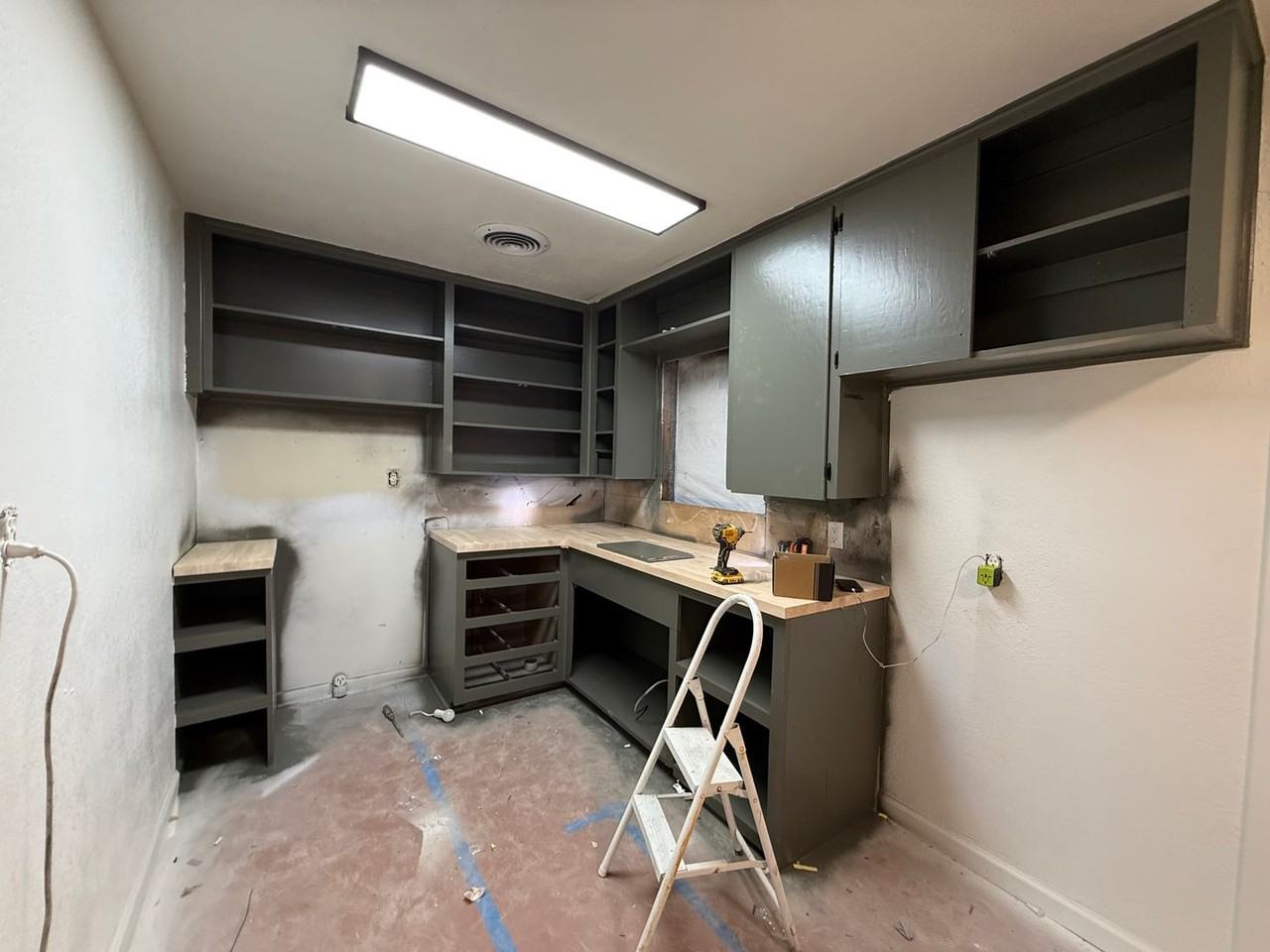 712 Surghnor St - Photo 2 of 11