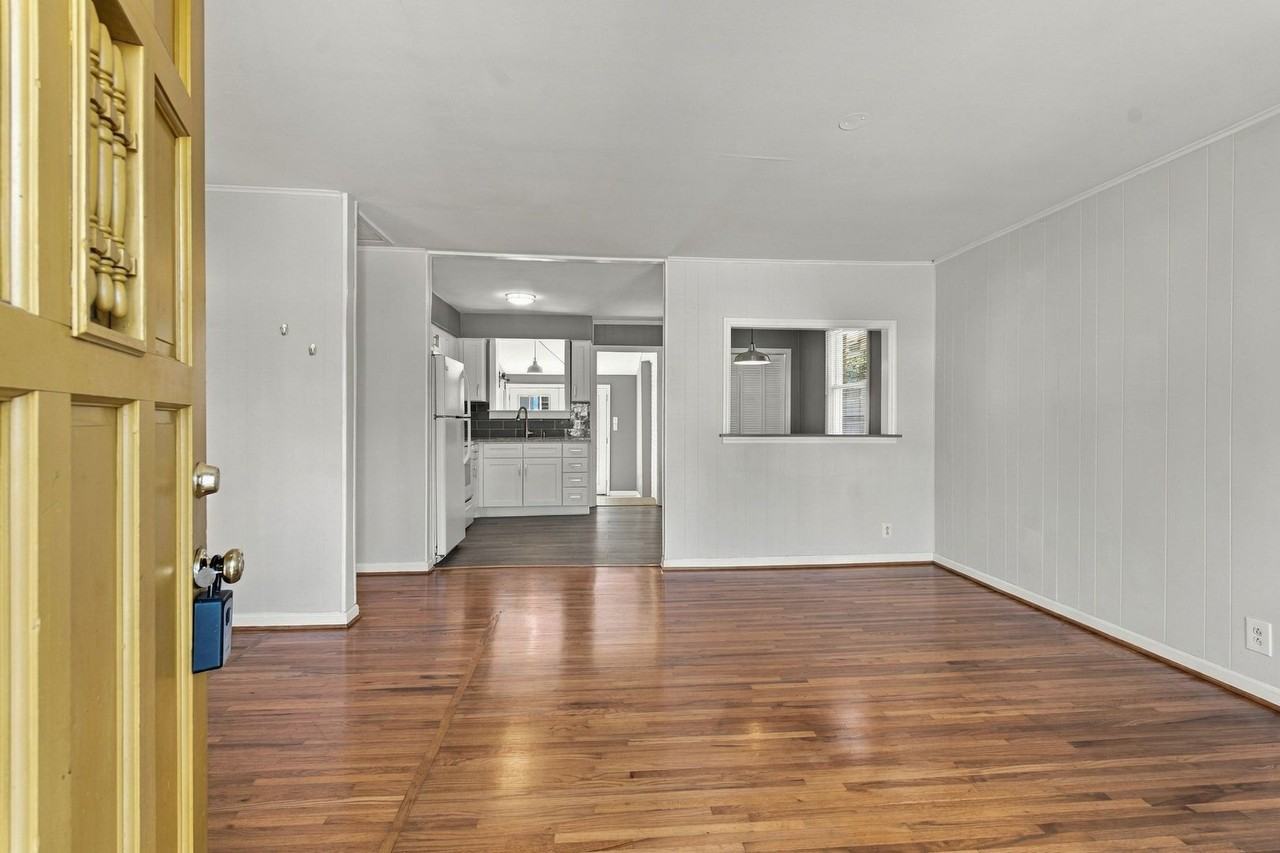 634 James Ave - Photo 2 of 34