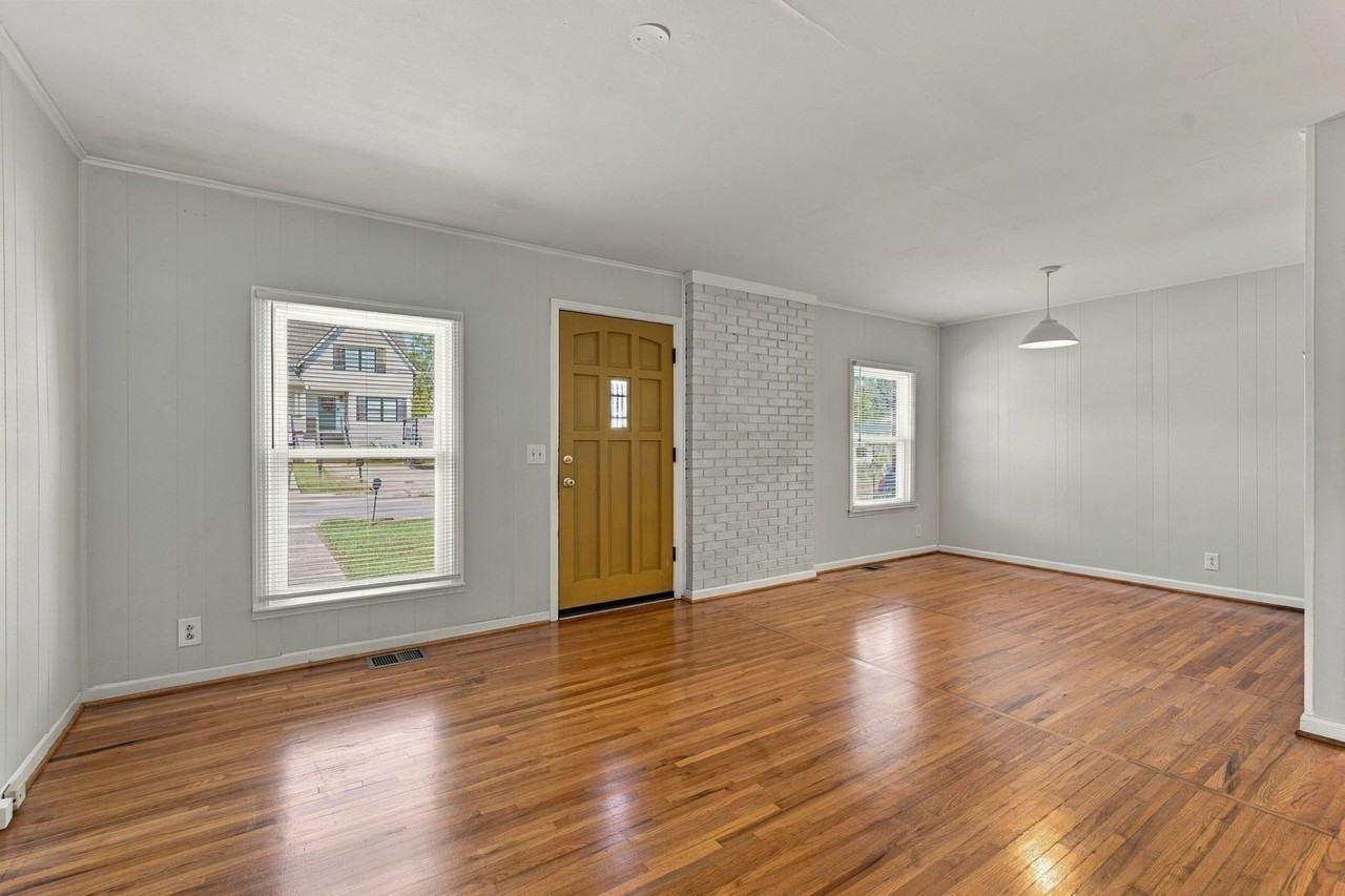634 James Ave - Photo 3 of 34