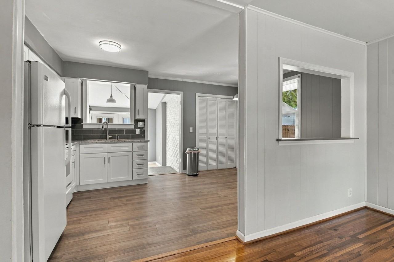 634 James Ave - Photo 4 of 34