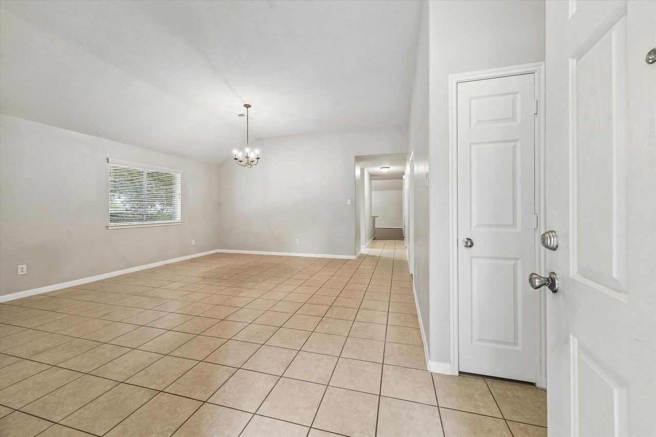 15203 Green Whisper Dr - Photo 5 of 20