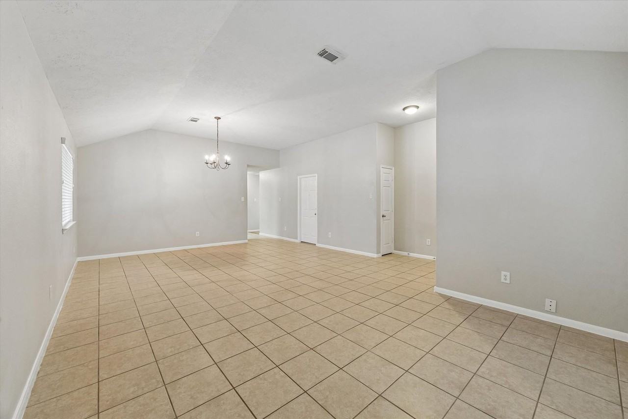 15203 Green Whisper Dr - Photo 7 of 20