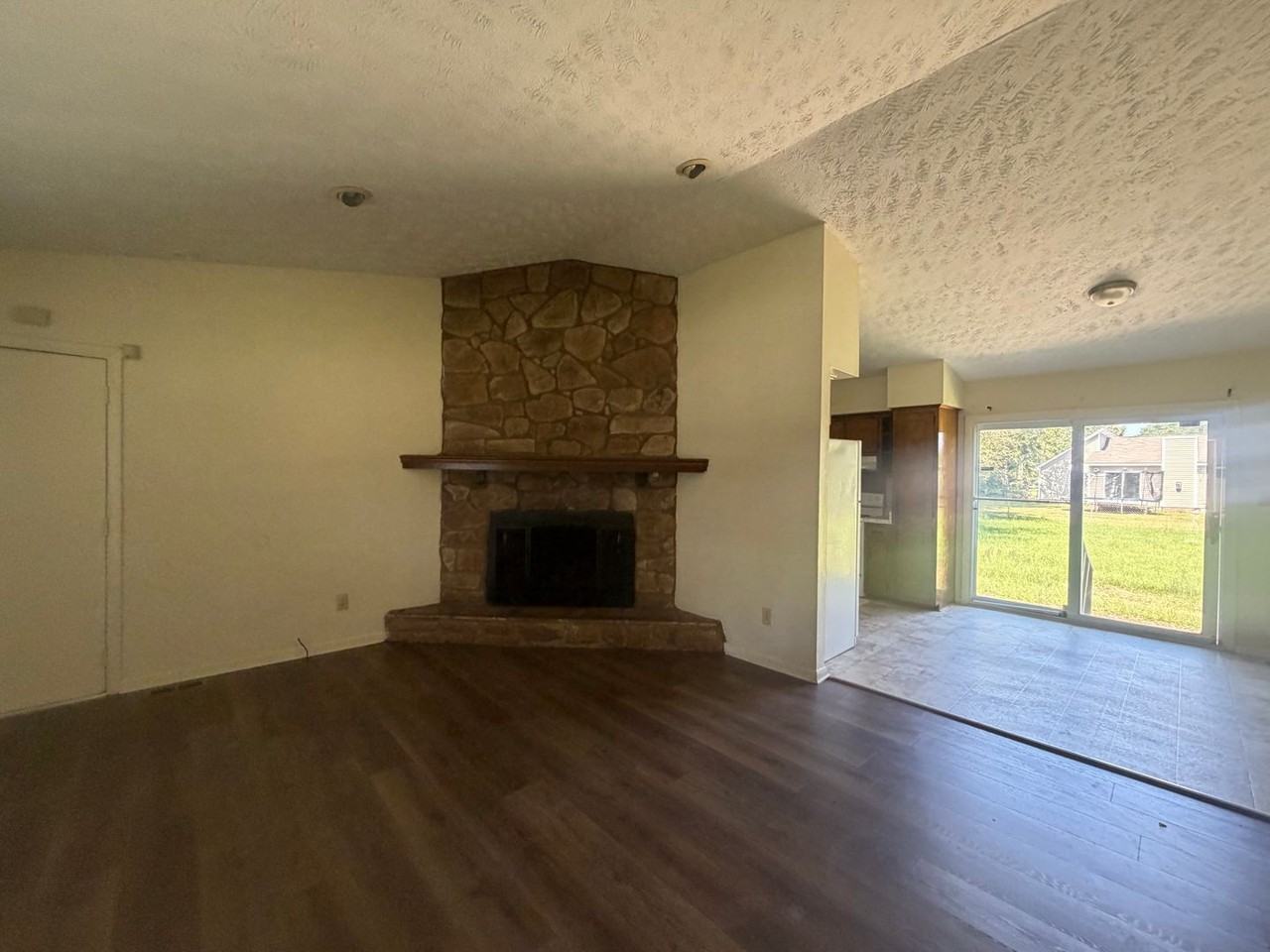 1855 Berriedale Dr - Photo 2 of 13