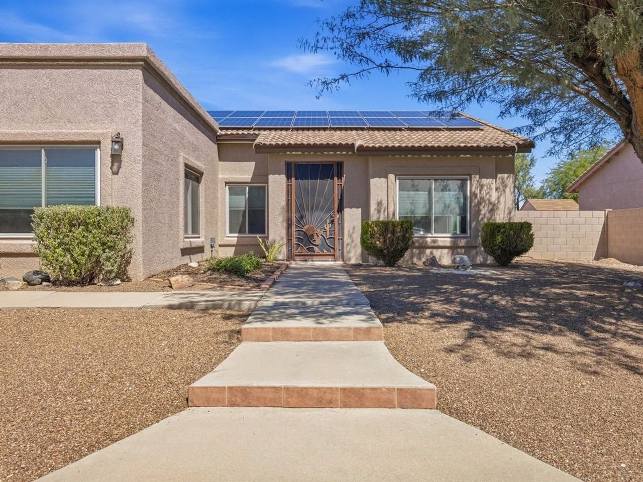 8647 E Bullrider Pl - Photo 2 of 34