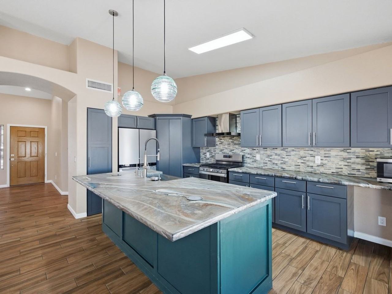 8647 E Bullrider Pl - Photo 6 of 34