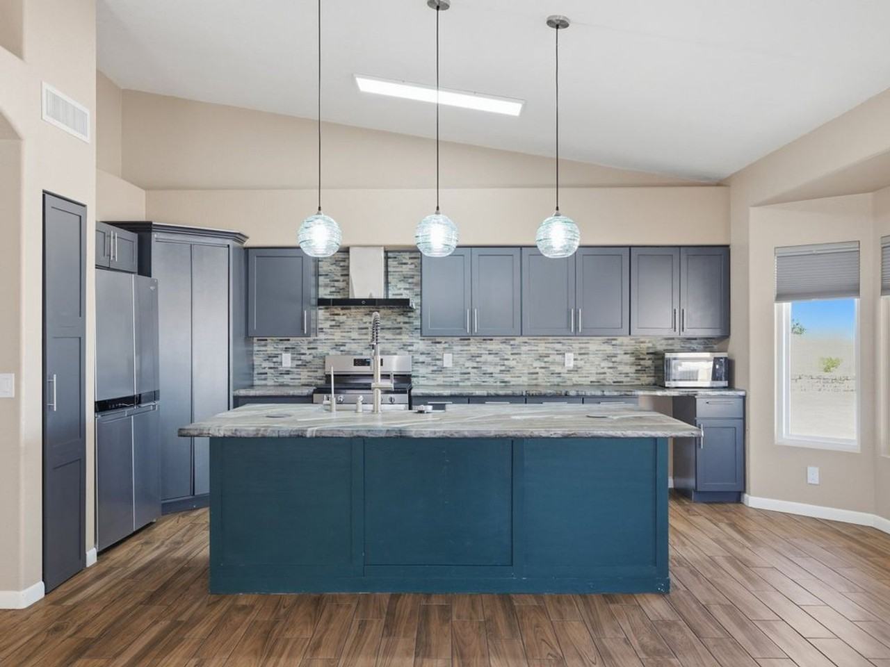 8647 E Bullrider Pl - Photo 7 of 34