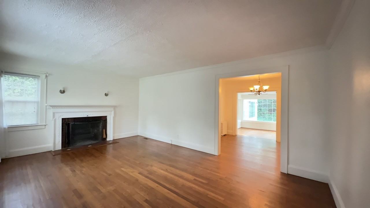 103 Windham Rd - Photo 5 of 16