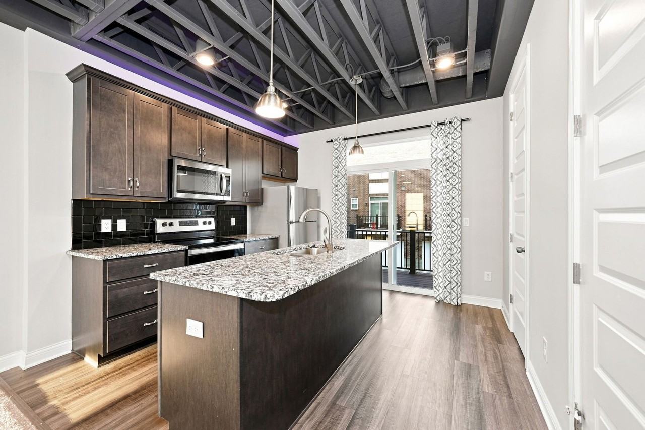 24 N Center St - Photo 7 of 10
