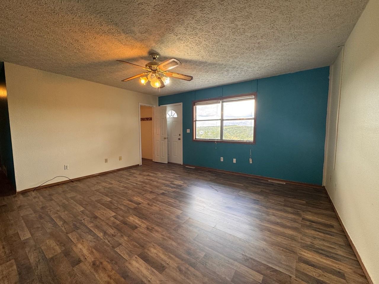 24045 Turtle Ln - Photo 4 of 29