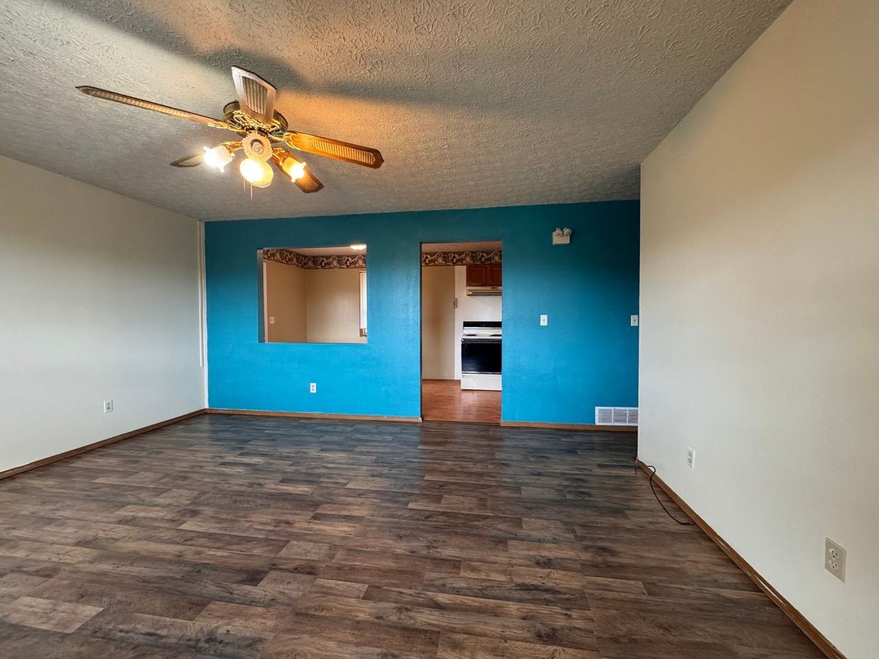 24045 Turtle Ln - Photo 5 of 29