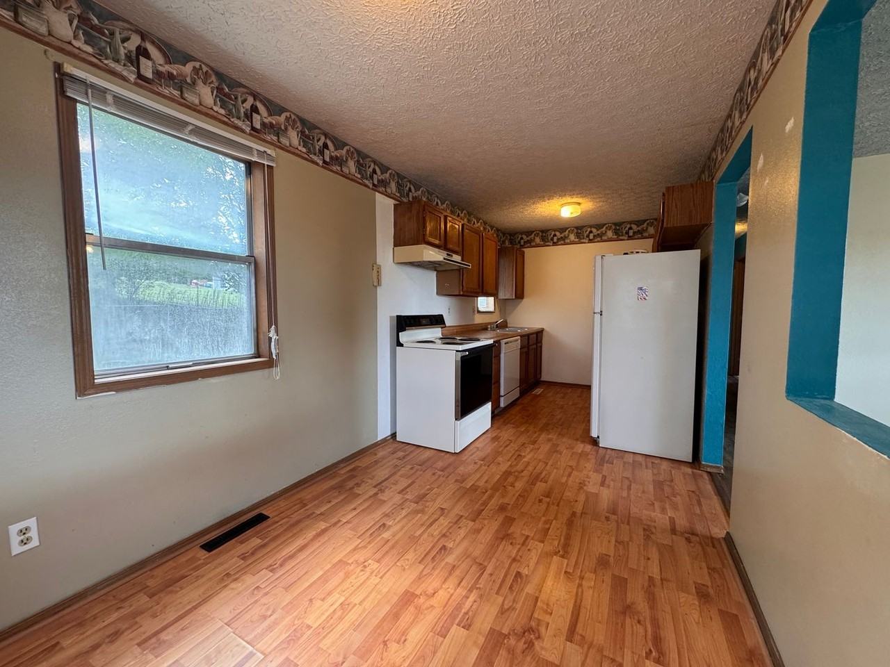 24045 Turtle Ln - Photo 7 of 29