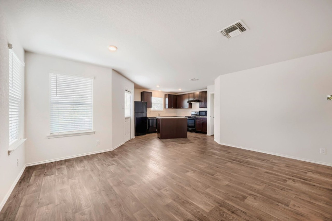 15518 Crimson Topaz - Photo 4 of 25