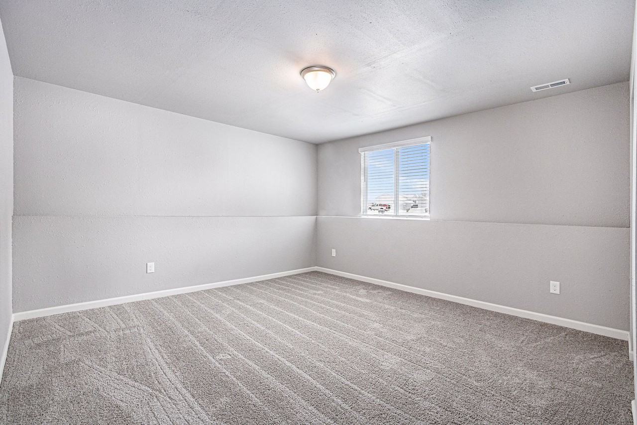 6816 Tyler Dr - Photo 6 of 24
