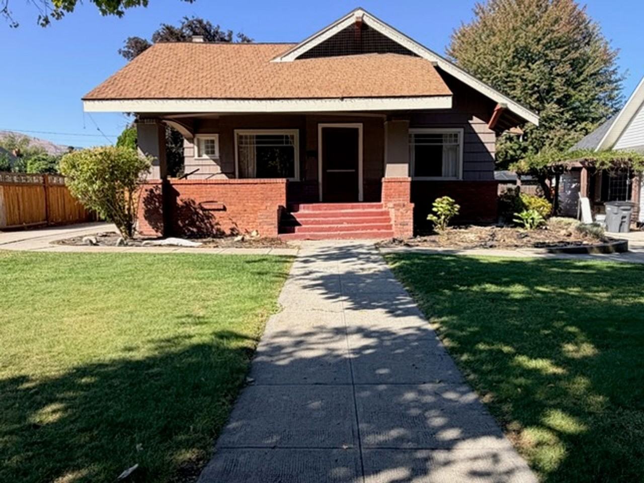 120 S Franklin Ave - Photo 3 of 5
