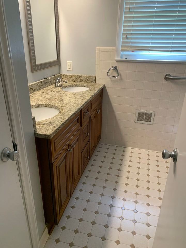 9129 Beatties Ford Rd - Photo 7 of 17