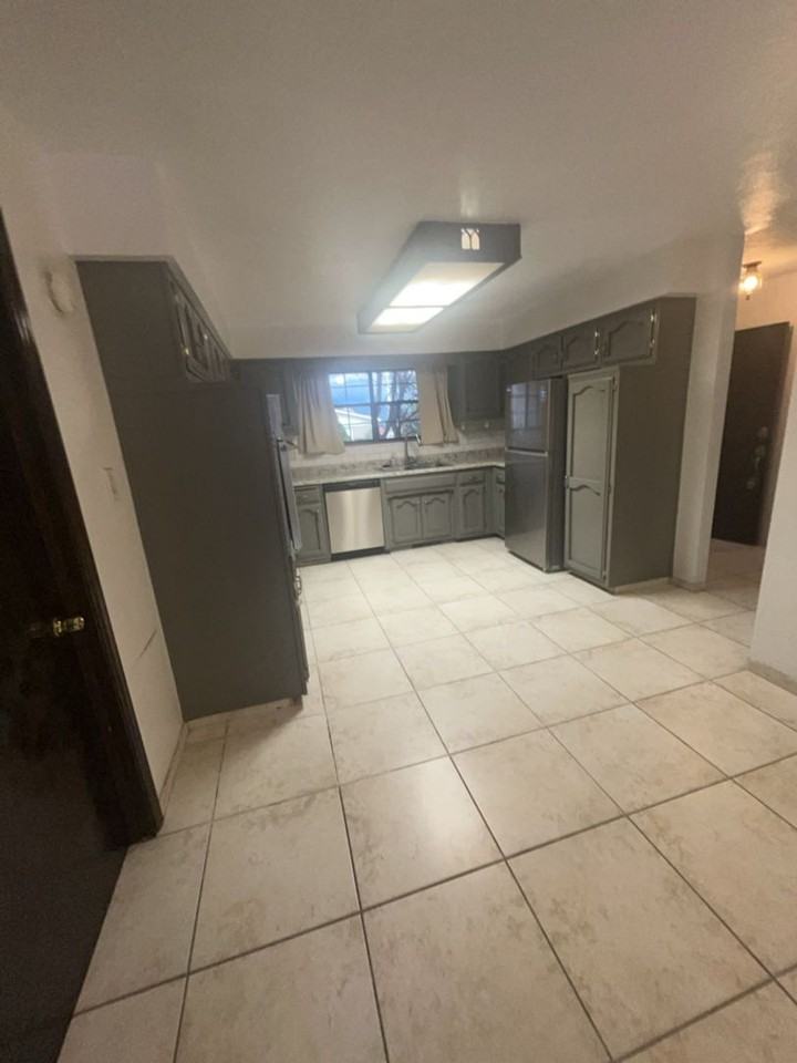 1052 Monte Largo Dr Ne - Photo 2 of 14