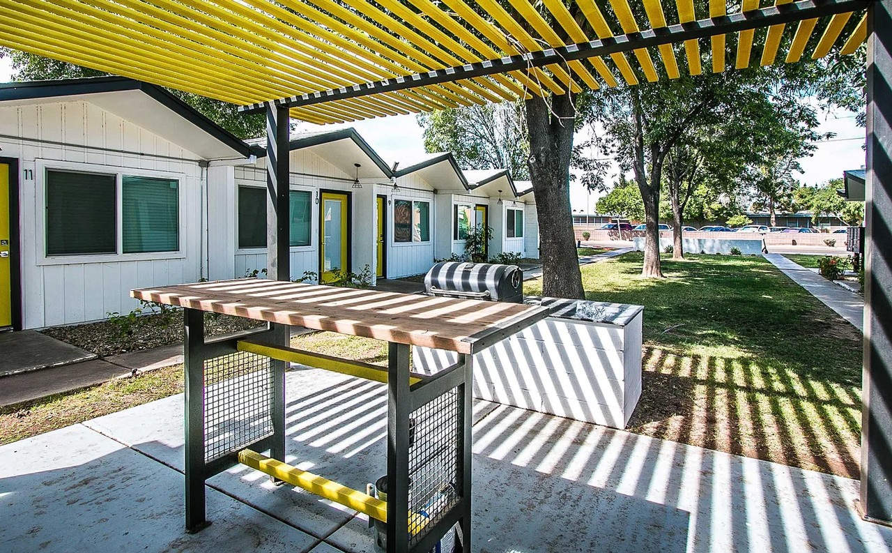 Adorable, recently updated units in the heart of Tempe - Photo 3 of 11