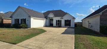 featured image of 1004 Creole Dr