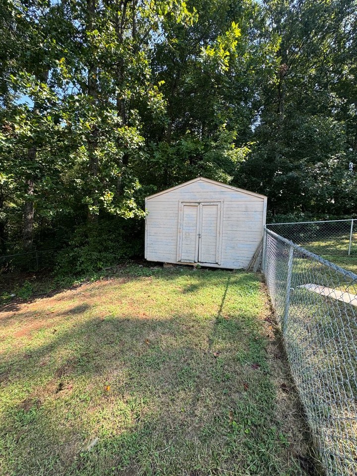 2588 Knight Dr - Photo 3 of 26
