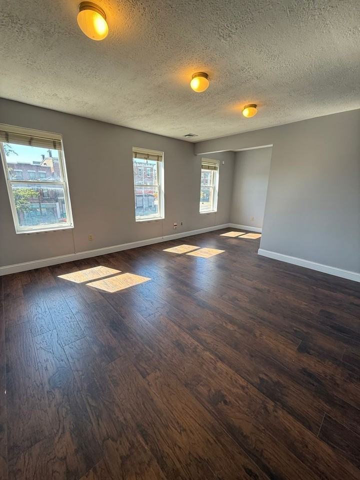 184 Broadway - Photo 3 of 11