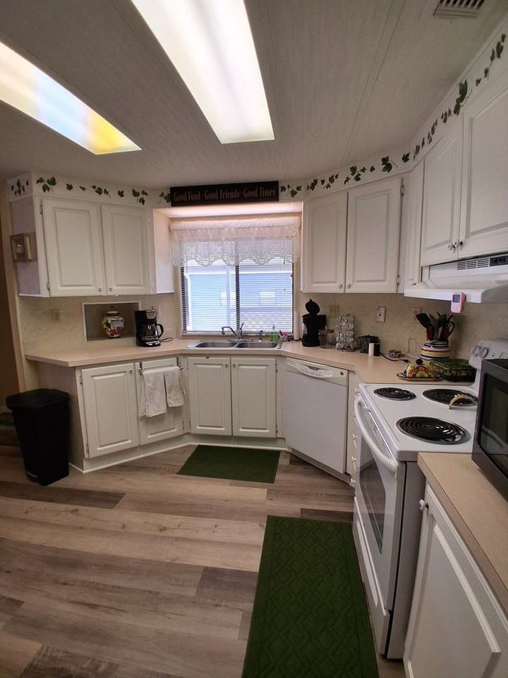 7577 Moriah Ave - Photo 2 of 30