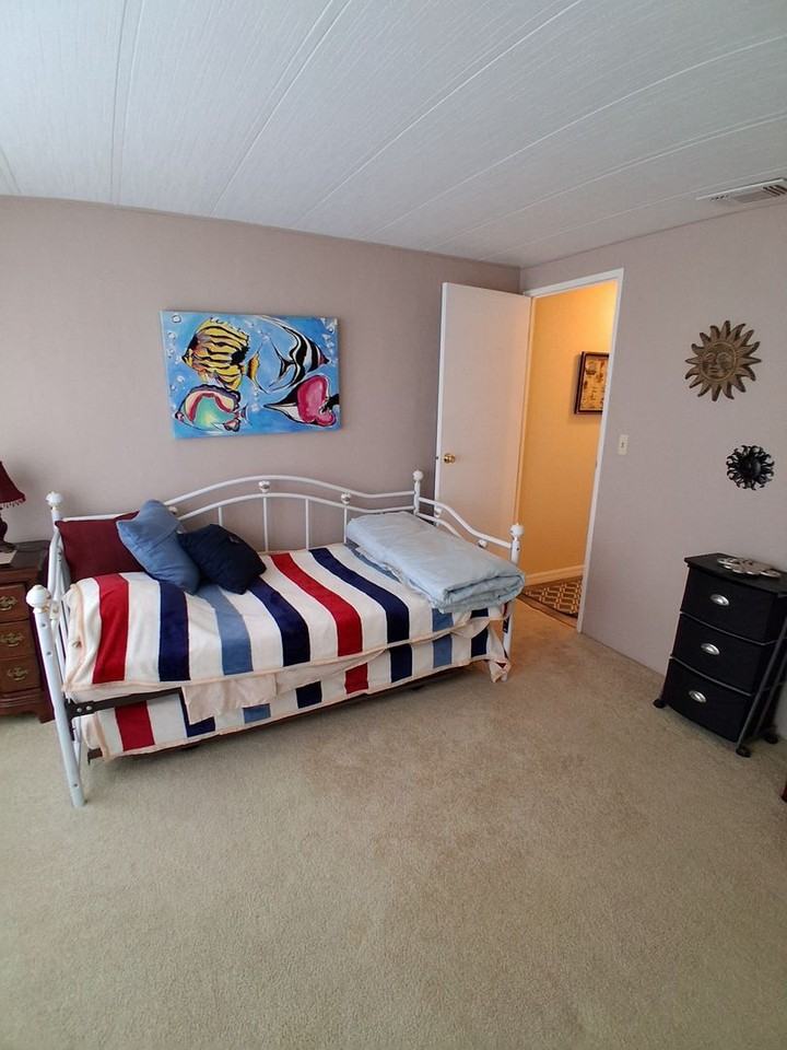 7577 Moriah Ave - Photo 7 of 30