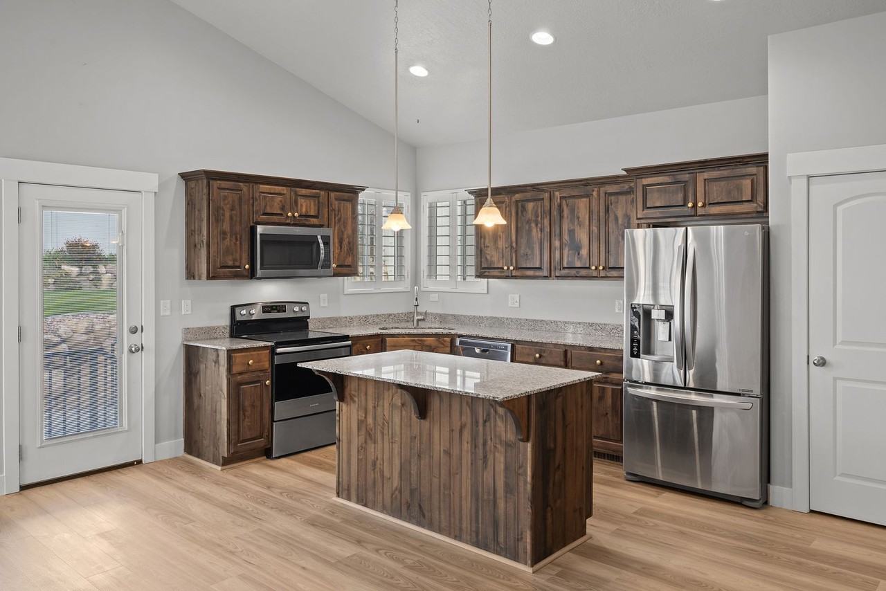 2237 E Horizon Dr #B - Photo 3 of 23