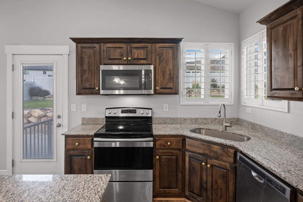 2237 E Horizon Dr #B - Photo 4 of 23