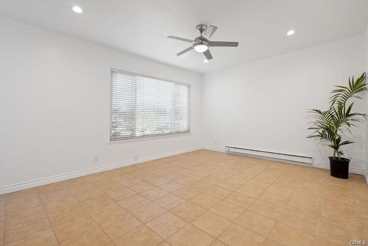 10220 Ascot Cir - Photo 3 of 19