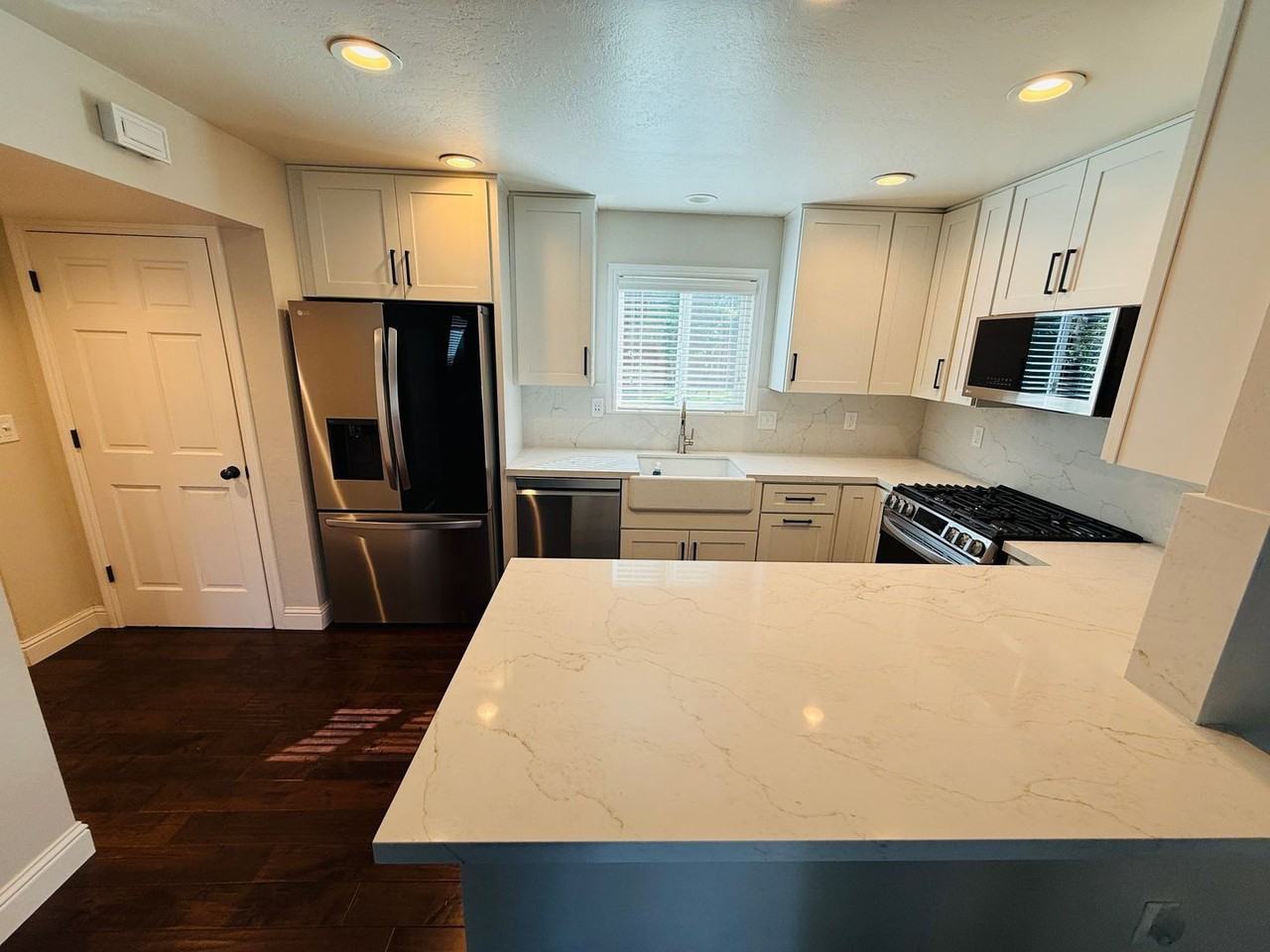 1596 Andy Jo Cir - Photo 6 of 32