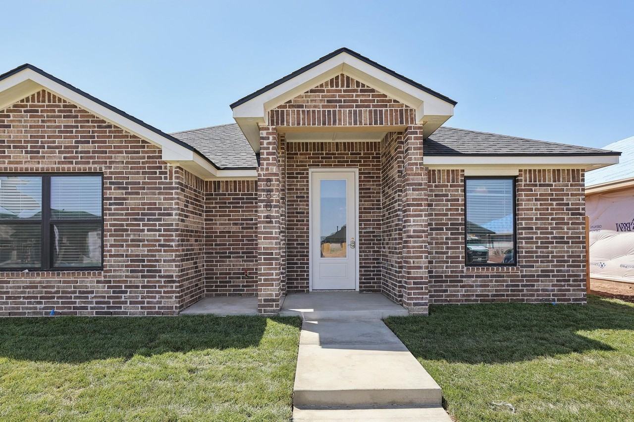 8813 8813 Oakleaf - Photo 2 of 28