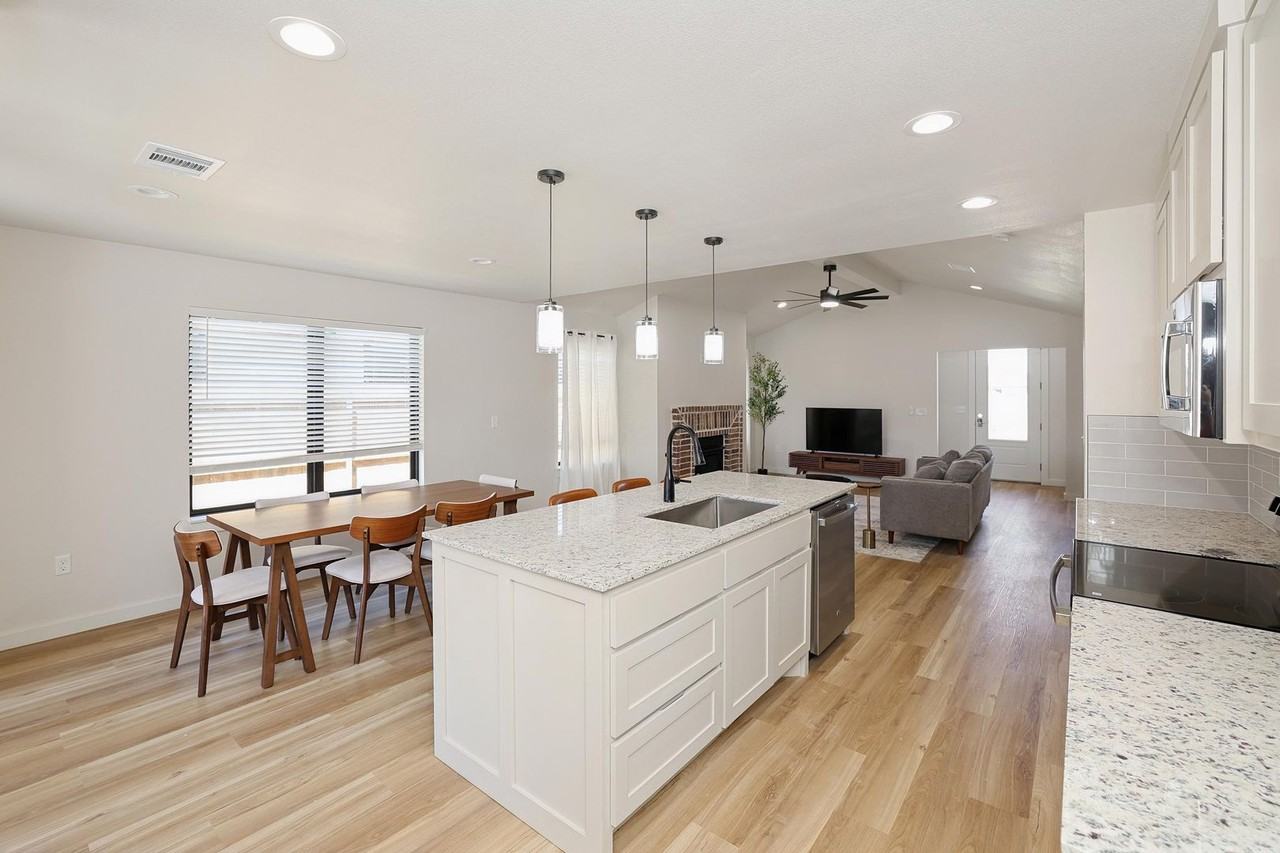 8813 8813 Oakleaf - Photo 7 of 28