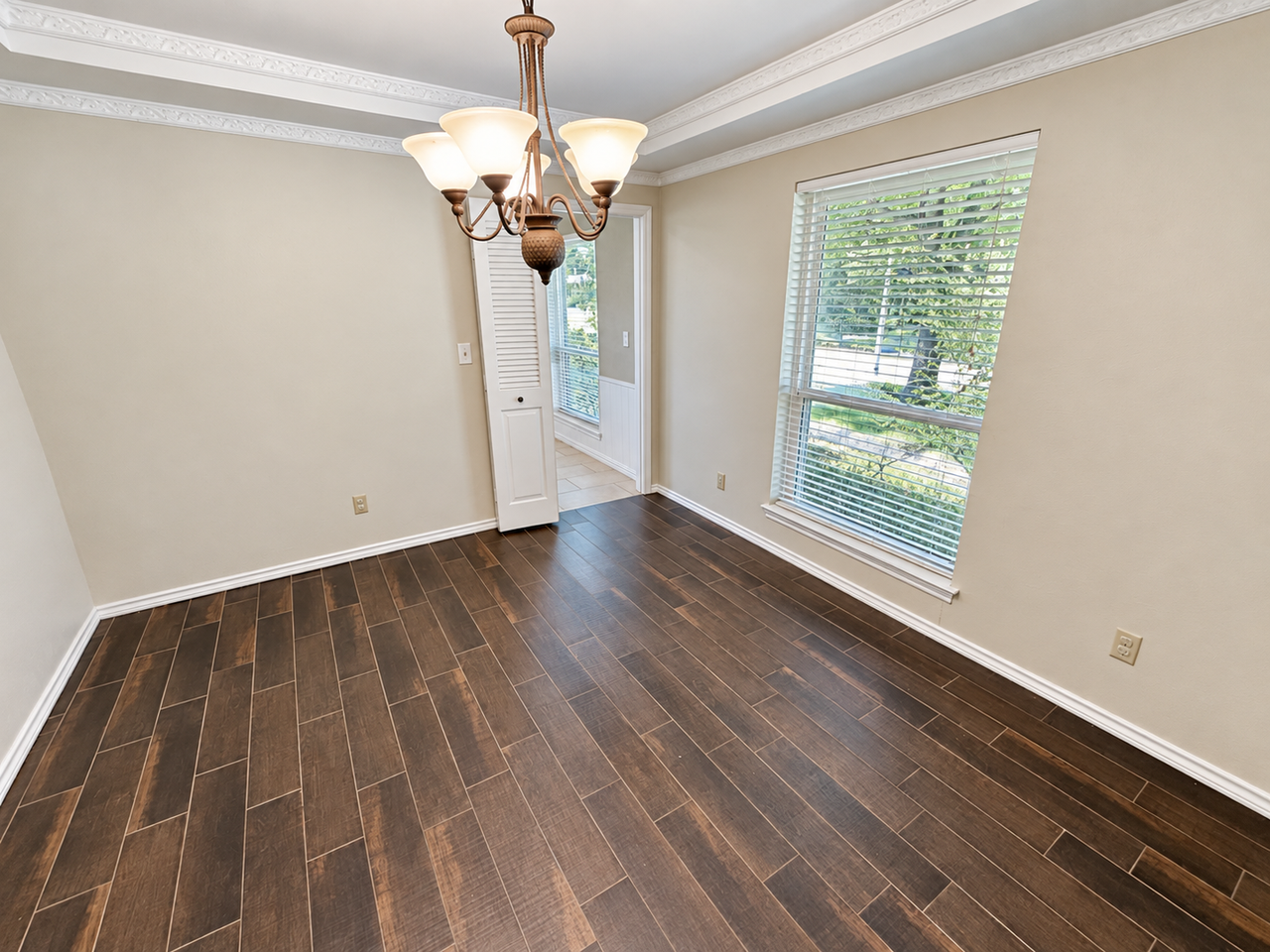 1920 Tampico Dr - Photo 2 of 14