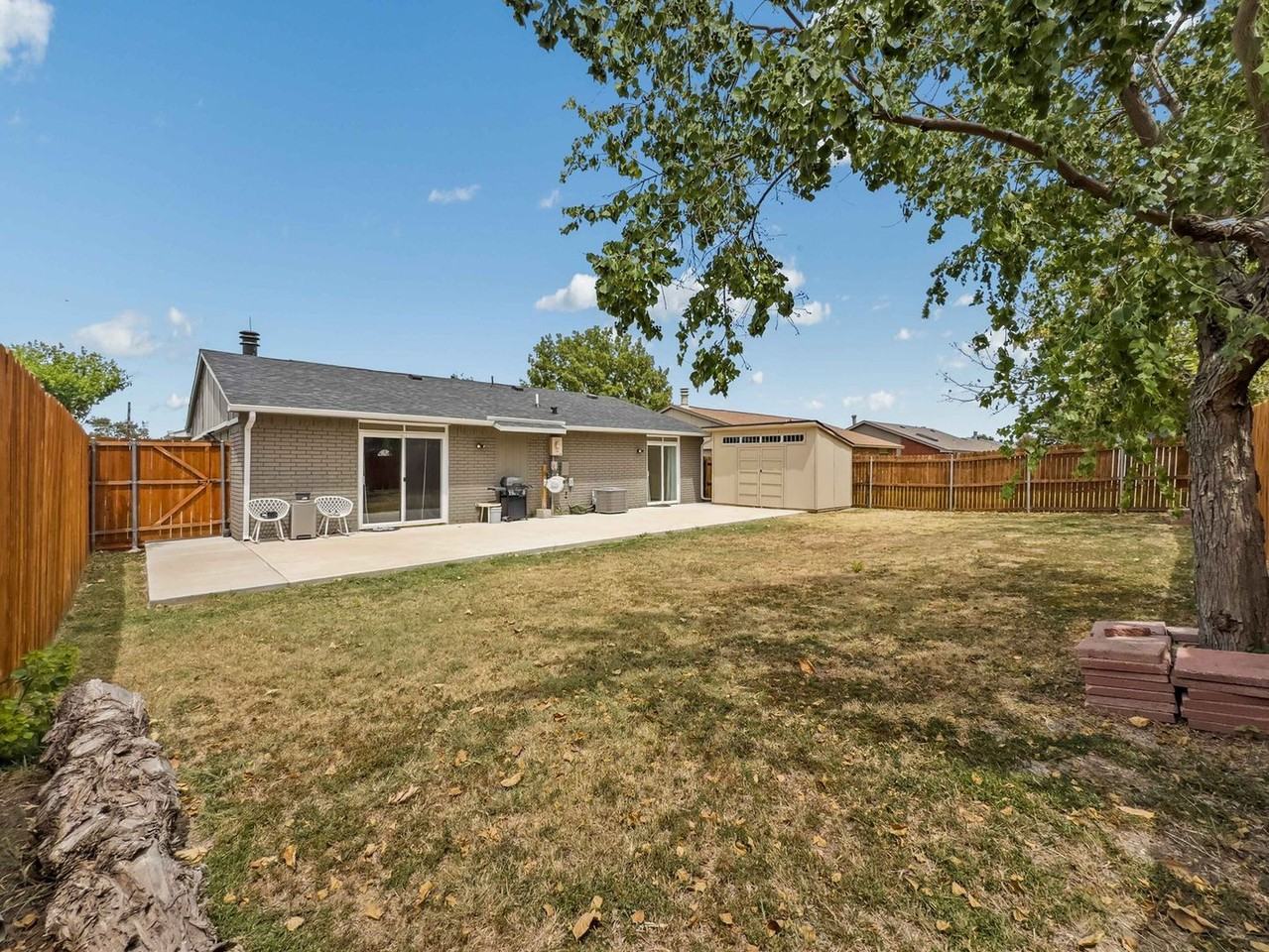 4917 Woodruff Dr - Photo 2 of 20