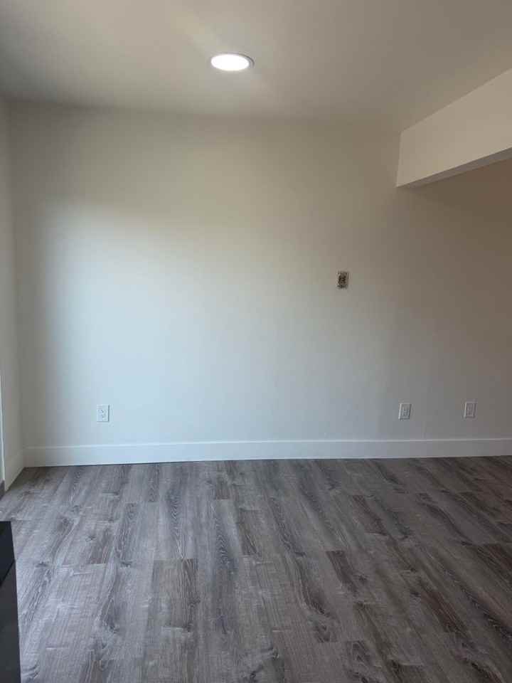 961 Wakefield Rd - Photo 3 of 9