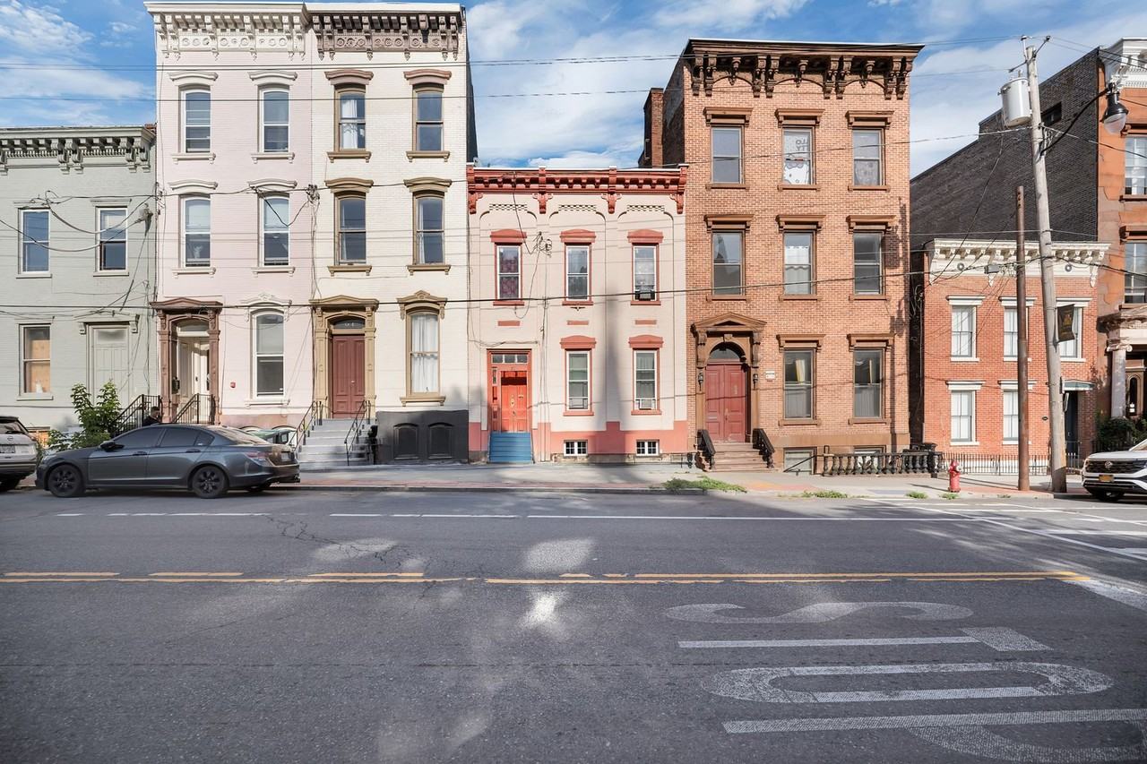 55 Ten Broeck St - Photo 3 of 16