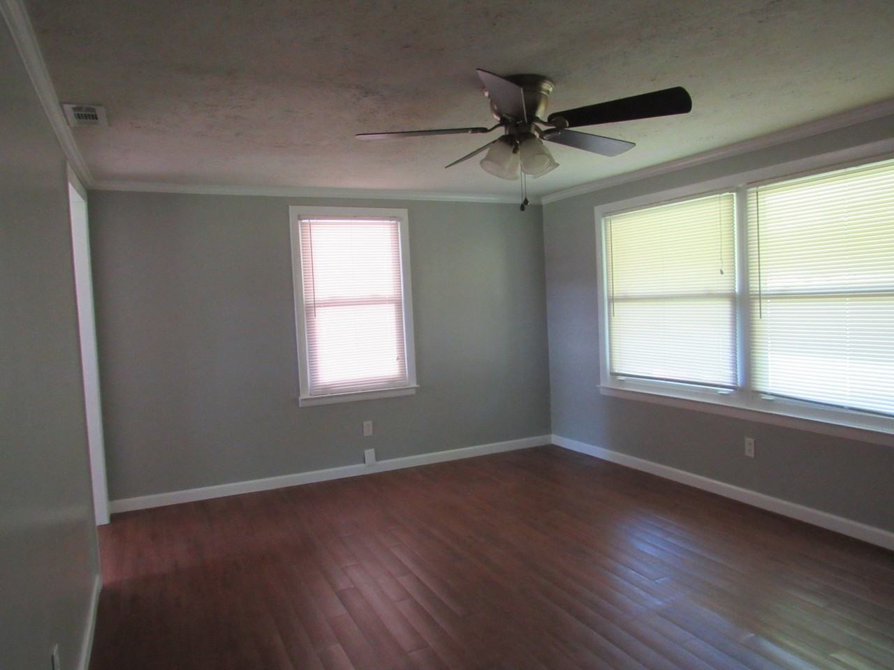 2804 Copeland Rd - Photo 3 of 15
