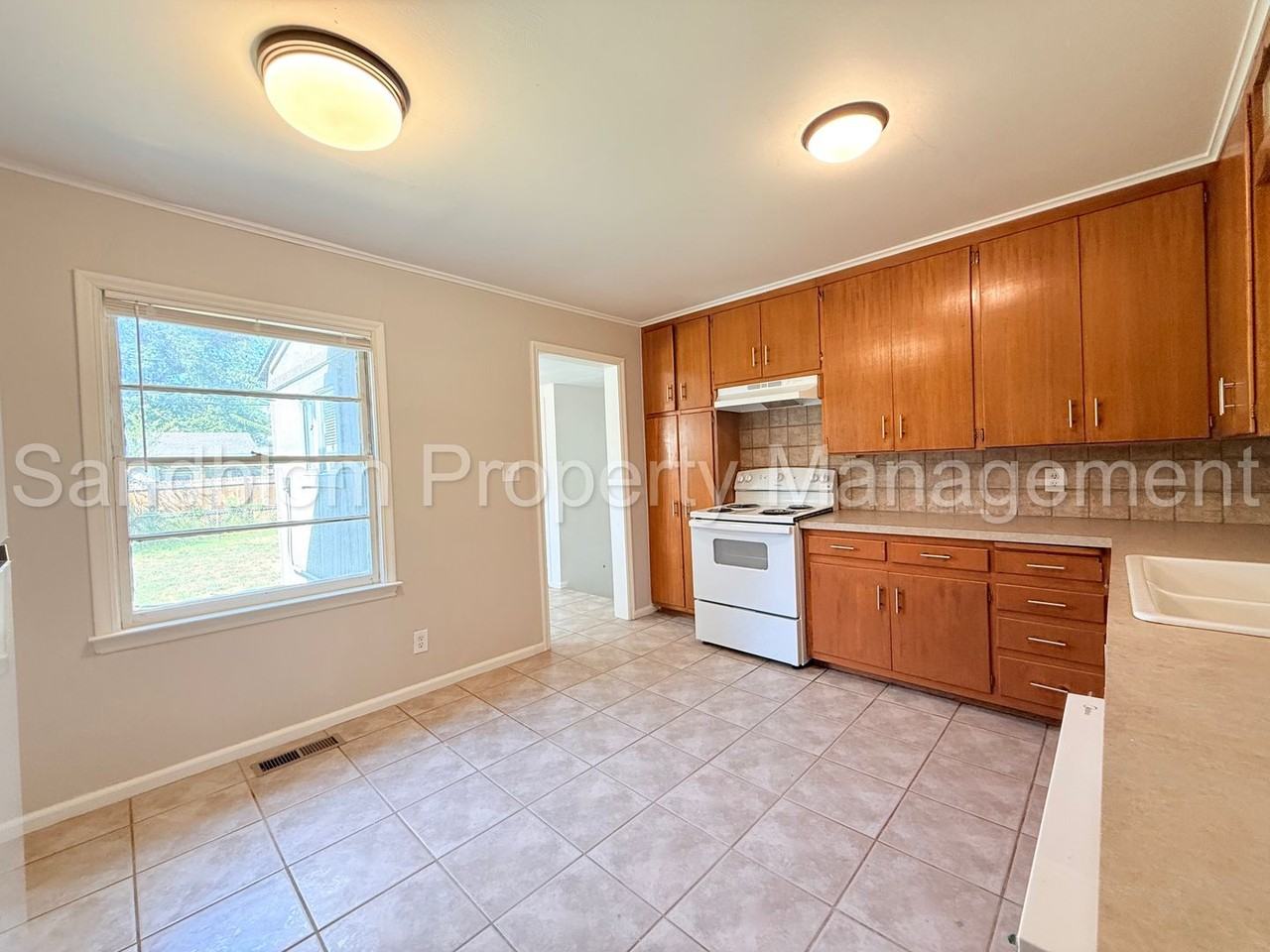 2614 S Urbana Ave - Photo 7 of 21