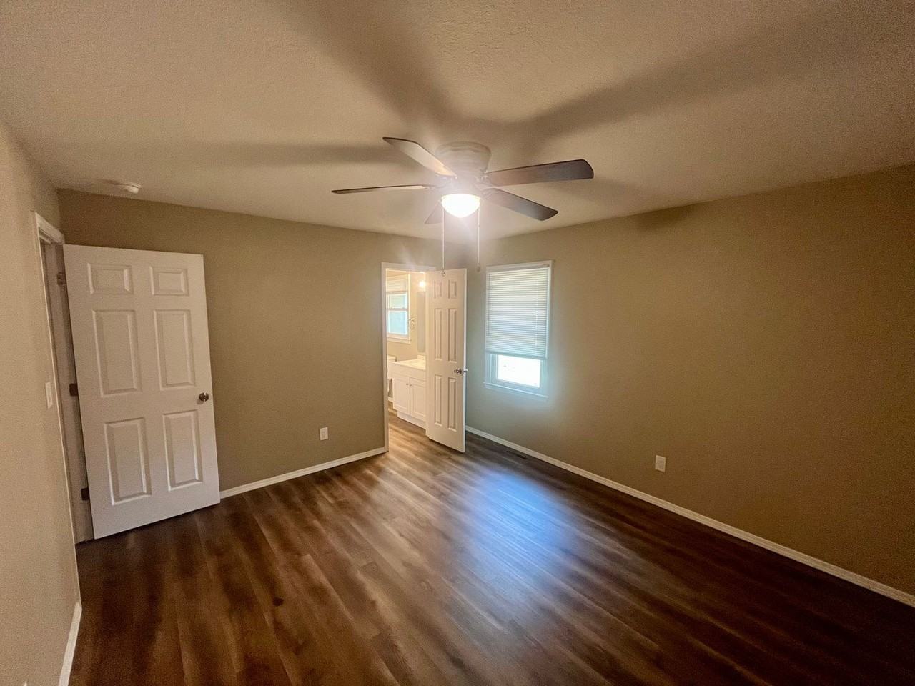 1281 E Rockhill St - Photo 4 of 16