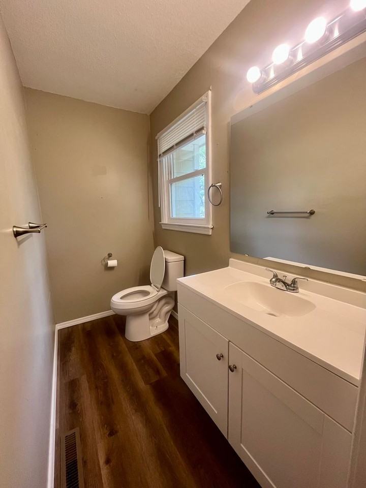 1281 E Rockhill St - Photo 5 of 16