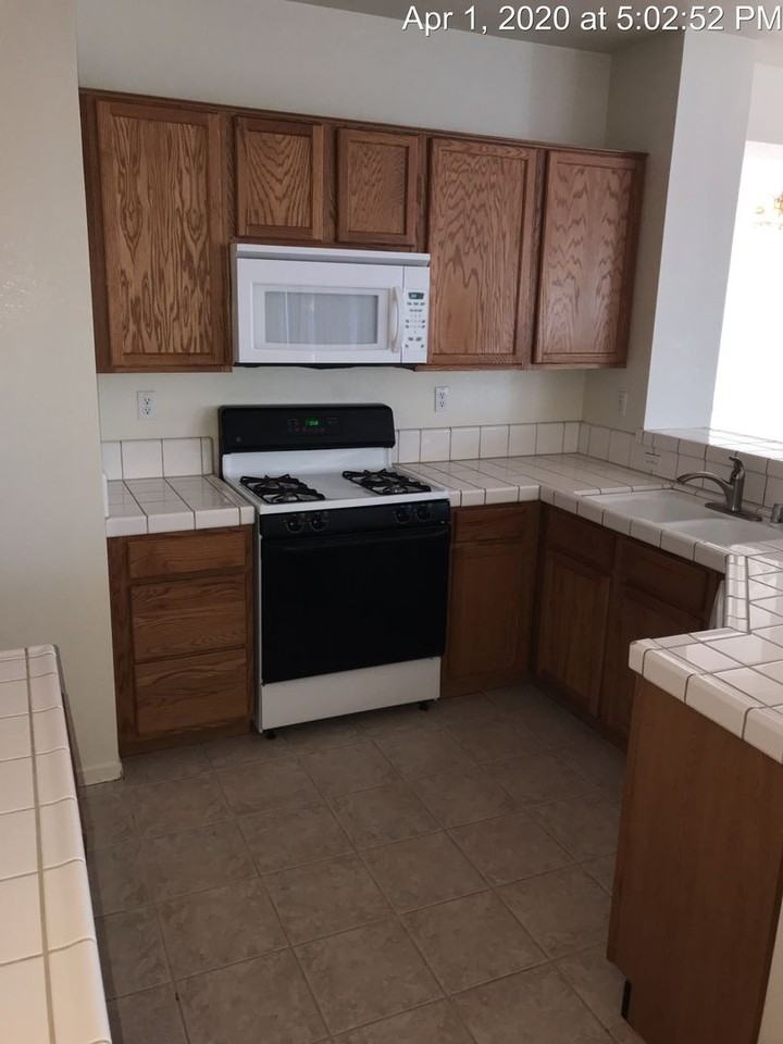 10 Maccan Ct - Photo 7 of 18