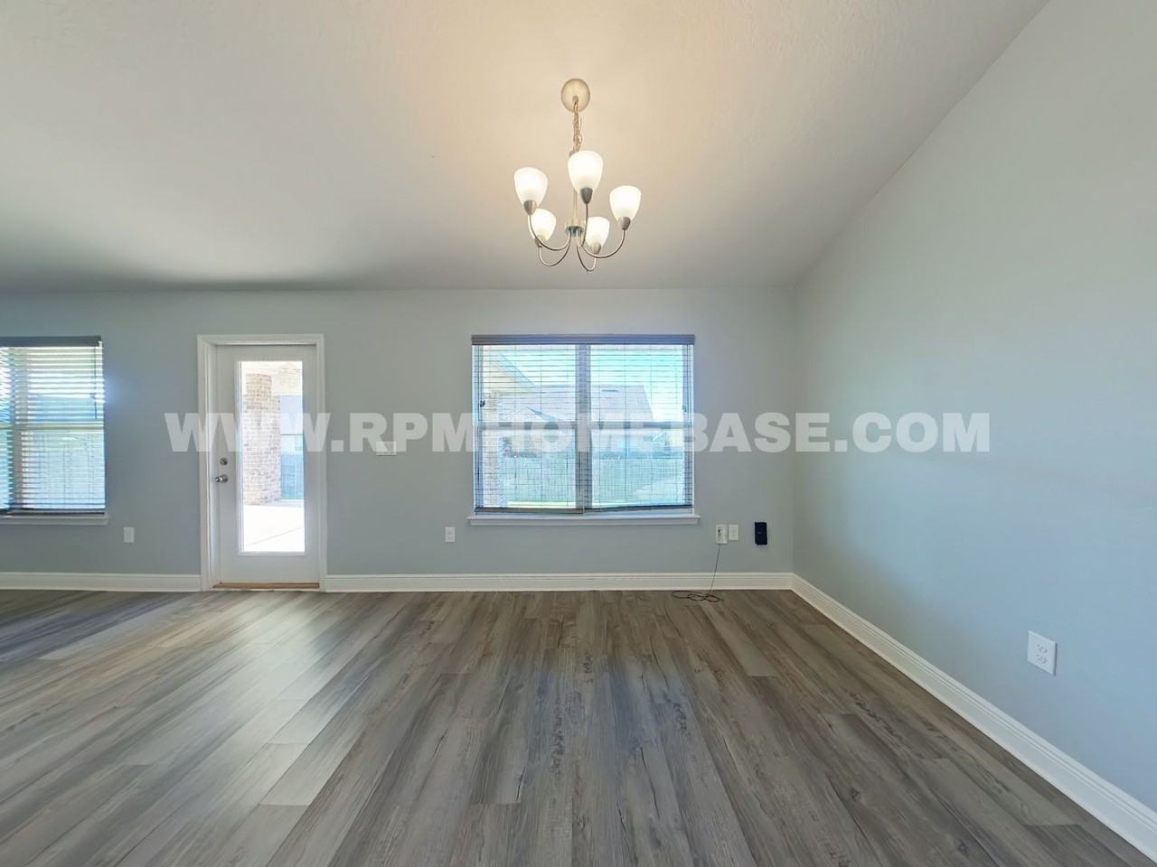 2007 Broad St - Photo 4 of 22