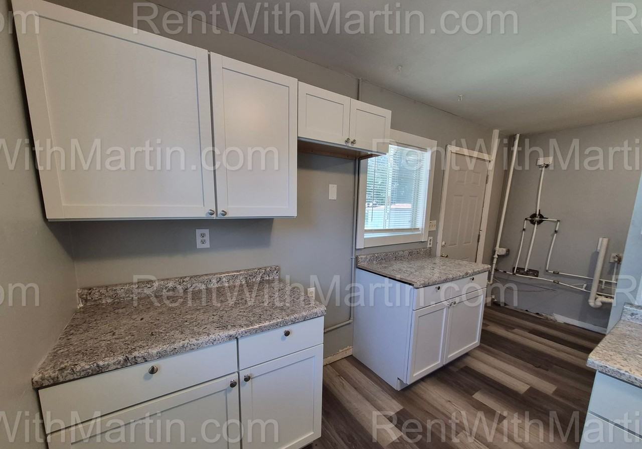 1212 Lincoln St - Photo 7 of 18
