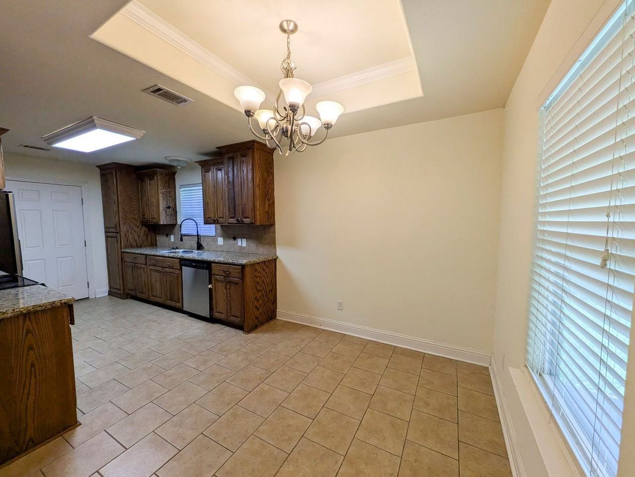 209 E 2nd St - Photo 6 of 22