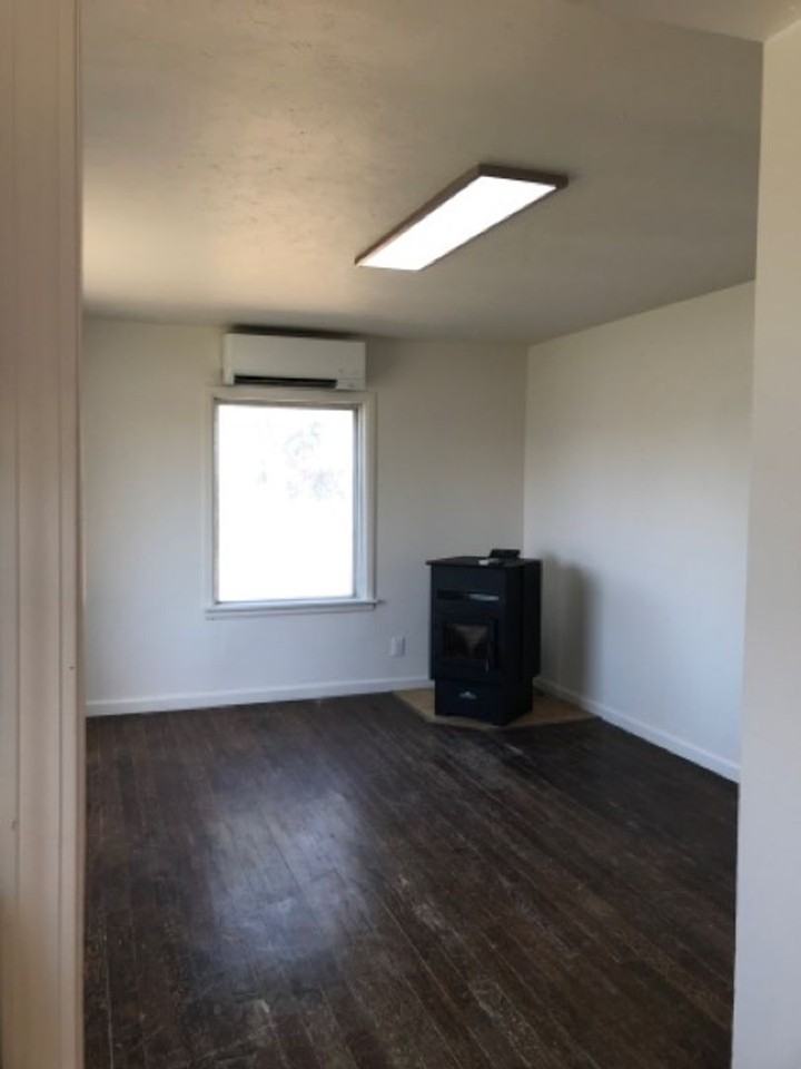 2095 Orchard Dr E - Photo 7 of 10