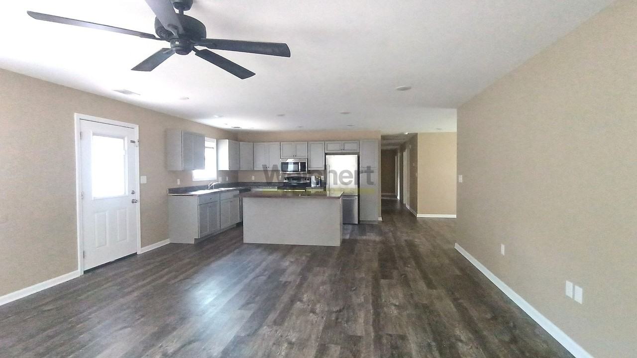 821 Vance St - Photo 3 of 12