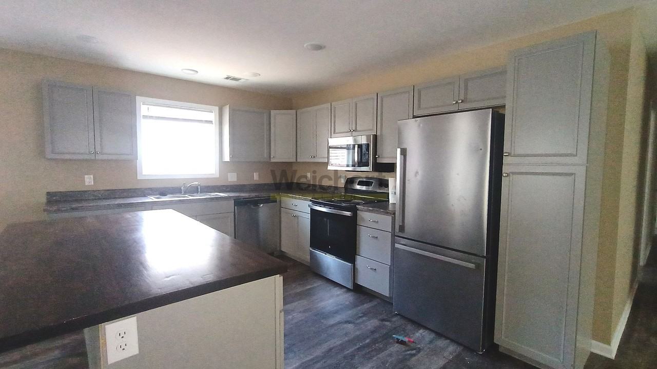 821 Vance St - Photo 4 of 12