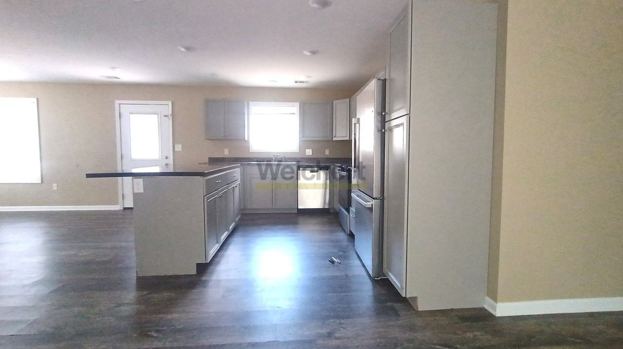 821 Vance St - Photo 5 of 12